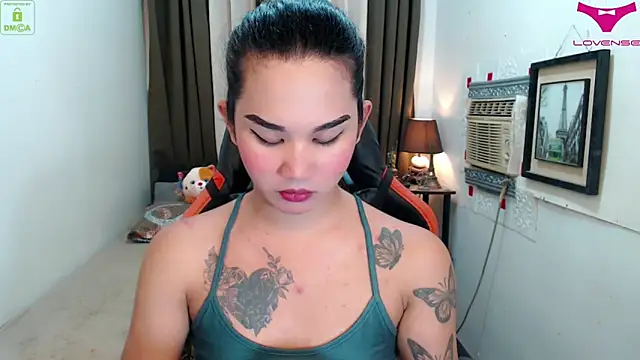 Snapshot of lil_fantacy chatting on 11/12/25, 08:37 lil fantacy online show from 11/12/25, 08:37