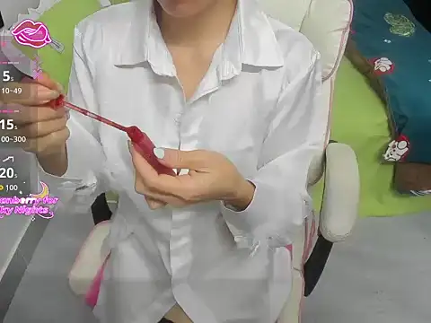 Snapshot of LuckyBabe_new01 chatting on 11/26/25, 08:15 LuckyBabe new01 online show from 11/26/25, 08:15