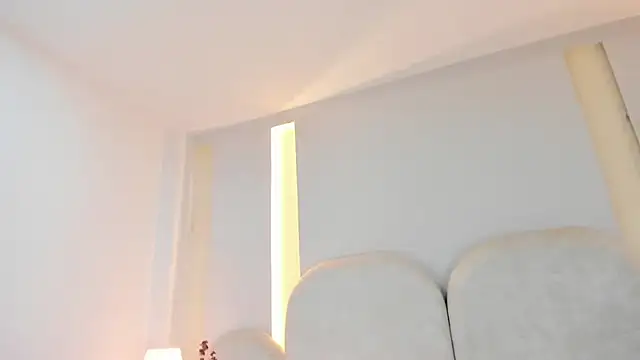 Snapshot of SalomeeBell chatting on 10/10/25, 09:14 SalomeeBell online show from 10/10/25, 09:14