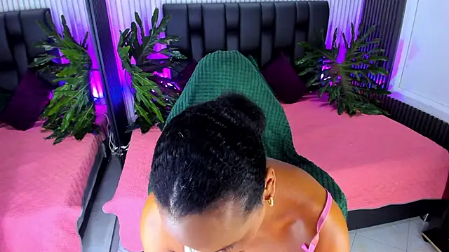 Snapshot of AriebonyBrooke chatting on 10/08/25, 11:41 AriebonyBrooke online show from 10/08/25, 11:41