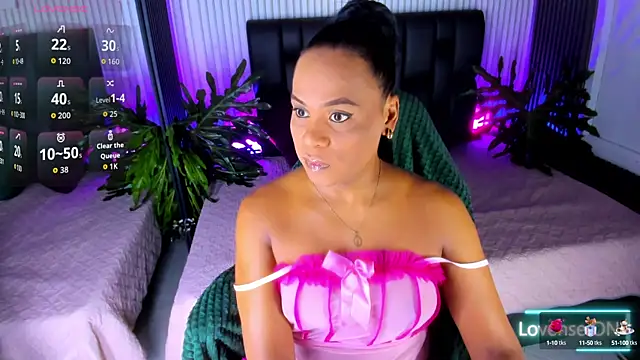 Snapshot of AriebonyBrooke chatting on 10/15/25, 11:43 AriebonyBrooke online show from 10/15/25, 11:43
