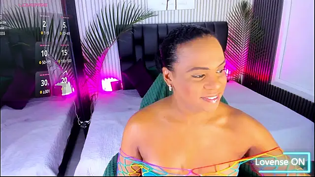 Snapshot of AriebonyBrooke chatting on 11/17/25, 11:38 AriebonyBrooke online show from 11/17/25, 11:38