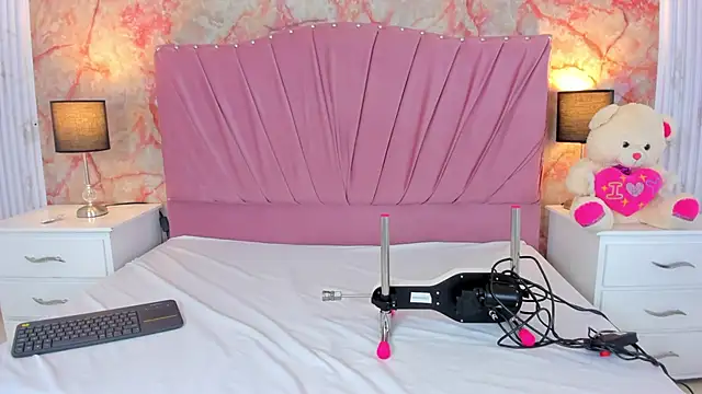 Snapshot of Wonderkloe_ chatting on 03/20/26, 03:11 Wonderkloe online show from 03/20/26, 03:11