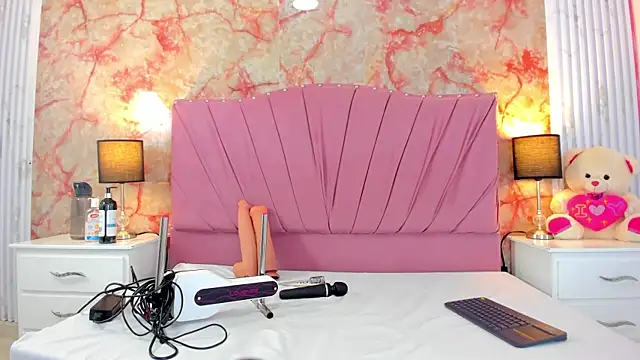 Snapshot of Wonderkloe_ chatting on 03/29/26, 02:55 Wonderkloe online show from 03/29/26, 02:55