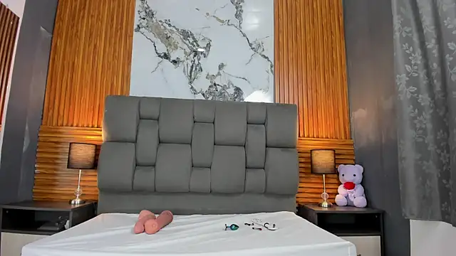 Snapshot of Wonderkloe_ chatting on 04/08/26, 02:44 Wonderkloe online show from 04/08/26, 02:44