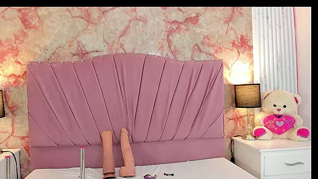 Snapshot of Wonderkloe_ chatting on 04/09/26, 02:55 Wonderkloe online show from 04/09/26, 02:55