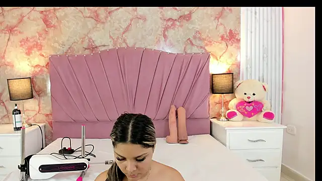 Snapshot of Wonderkloe_ chatting on 04/09/26, 07:52 Wonderkloe online show from 04/09/26, 07:52