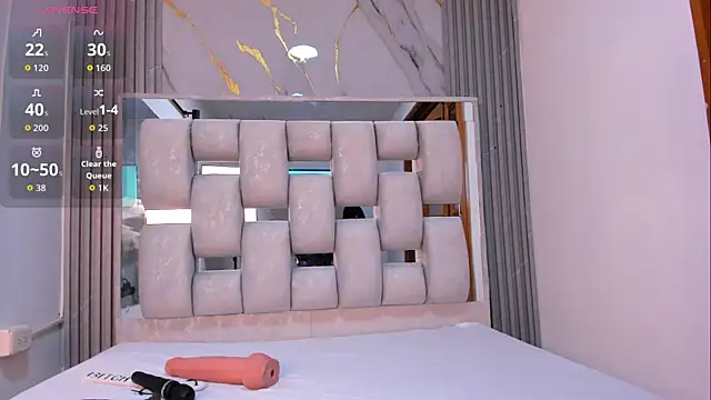 Snapshot of Wonderkloe_ chatting on 04/18/26, 08:09 Wonderkloe online show from 04/18/26, 08:09