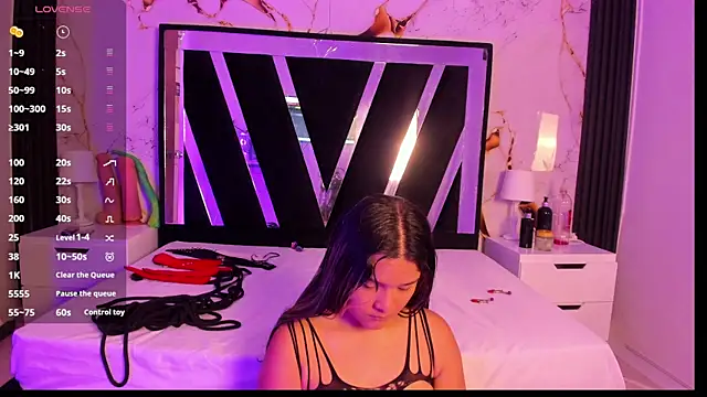Snapshot of Wonderkloe_ chatting on 07/19/26, 03:27 Wonderkloe online show from 07/19/26, 03:27