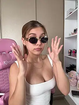 Nikii   online show from 03/25/26, 03:40