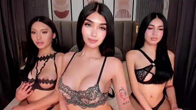 ScarletGreysonn online show from 11/04/25, 08:35