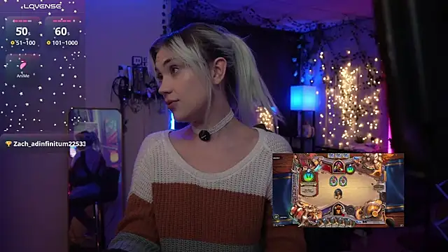 Snapshot of littlelune chatting on 11/17/25, 01:22 littlelune online show from 11/17/25, 01:22