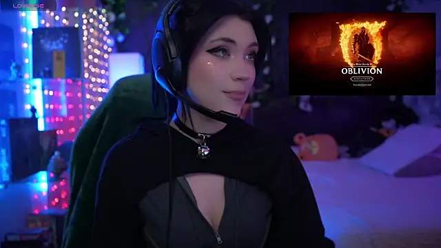 Snapshot of littlelune chatting on 01/05/26, 11:08 littlelune online show from 01/05/26, 11:08