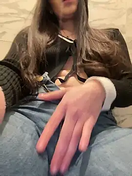 Snapshot of Isabella21_ chatting on 03/15/26, 02:50 Isabella21 online show from 03/15/26, 02:50