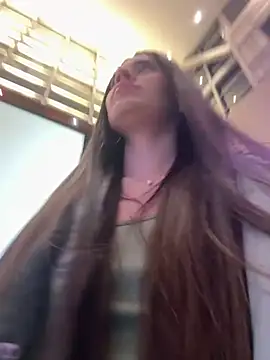 Snapshot of Isabella21_ chatting on 04/21/26, 01:18 Isabella21 online show from 04/21/26, 01:18