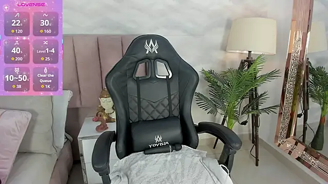 Snapshot of _Im_genesis_ chatting on 10/30/25, 11:27 Im genesis online show from 10/30/25, 11:27