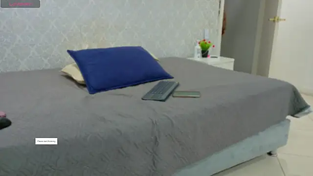 Snapshot of BeccaReedd chatting on 10/30/25, 11:00 BeccaReedd online show from 10/30/25, 11:00