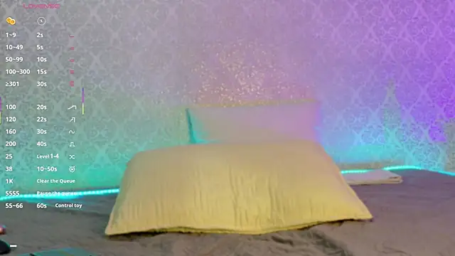 Snapshot of BeccaReedd chatting on 11/03/25, 11:00 BeccaReedd online show from 11/03/25, 11:00