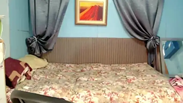 SelenaCinder online show from 11/30/25, 04:05