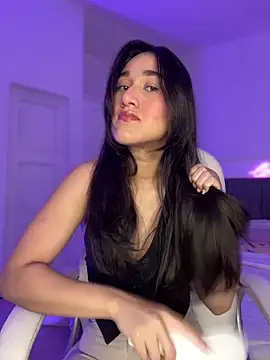 Snapshot of julieta_jhonss chatting on 04/12/26, 02:49 julieta jhonss online show from 04/12/26, 02:49