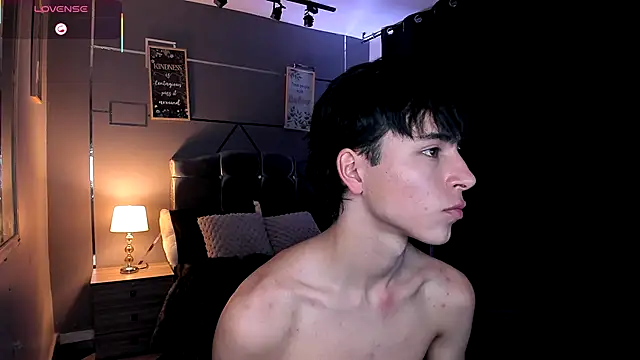 Snapshot of Christopher_77 chatting on 09/13/25, 08:19 Christopher 77 online show from 09/13/25, 08:19