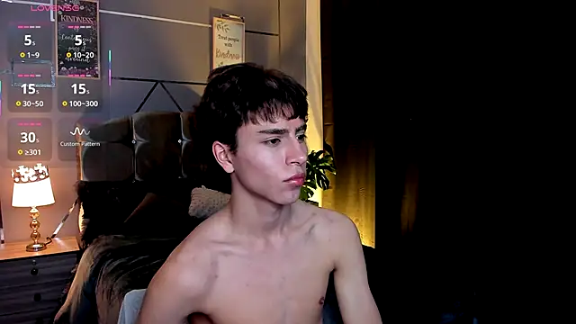 Snapshot of Christopher_77 chatting on 10/03/25, 12:46 Christopher 77 online show from 10/03/25, 12:46