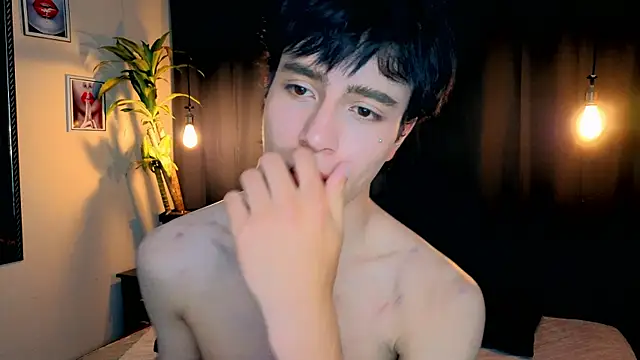 Snapshot of Christopher_77 chatting on 11/06/25, 03:51 Christopher 77 online show from 11/06/25, 03:51