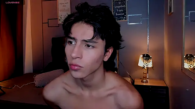 Snapshot of Christopher_77 chatting on 11/25/25, 04:07 Christopher 77 online show from 11/25/25, 04:07