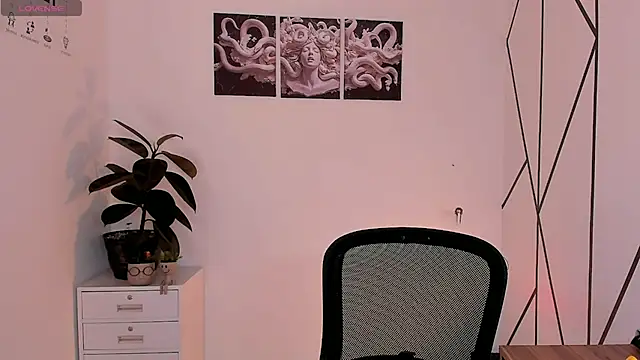 Snapshot of Christopher_77 chatting on 12/15/25, 07:40 Christopher 77 online show from 12/15/25, 07:40