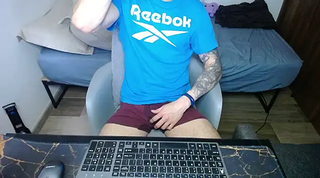 bossking017 online show from 02/15/25, 06:01