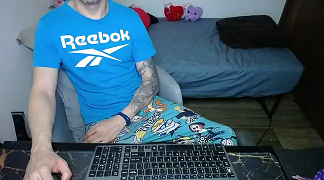 bossking017 online show from 02/16/25, 12:41