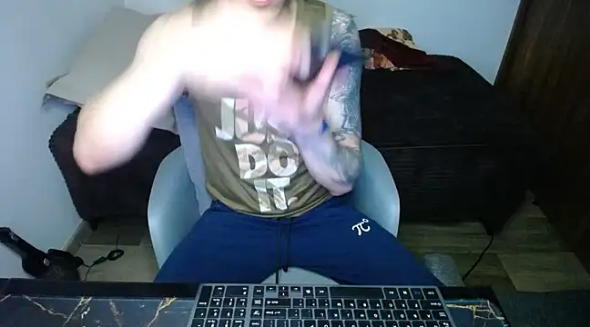 bossking017 online show from 02/28/25, 01:05