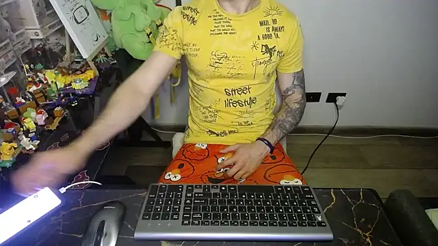 bossking017 online show from 09/09/25, 04:01