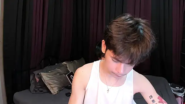 hotfreshdior online show from 03/26/26, 02:33