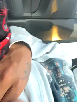 Snapshot of edddy23 chatting on 09/26/25, 03:05 edddy23 online show from 09/26/25, 03:05