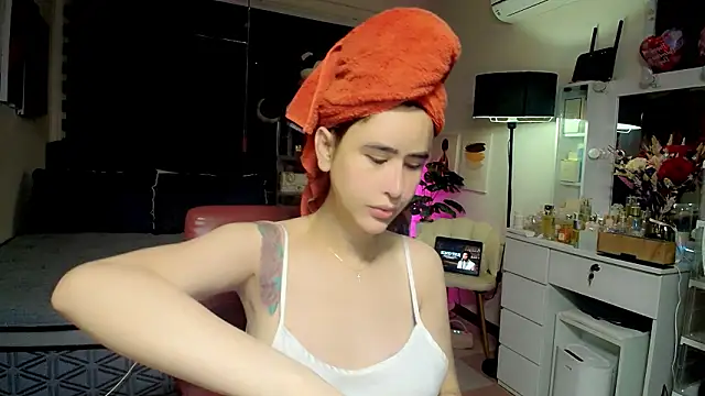 Snapshot of XhotcockcumXts chatting on 03/14/26, 08:31 XhotcockcumXts online show from 03/14/26, 08:31