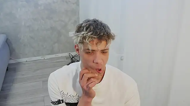 OttisBrawn online show from 10/22/25, 01:33