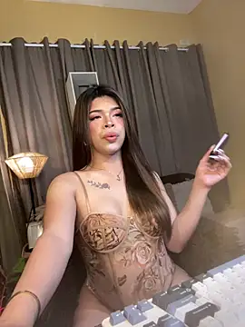 Snapshot of Nyxie_luxx chatting on 04/05/26, 09:01 Nyxie luxx online show from 04/05/26, 09:01