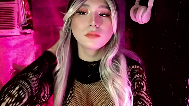 UrhotlucyTS online show from 12/03/25, 06:54