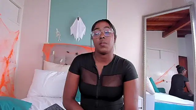 malak brawn online show from 10/28/25, 04:20