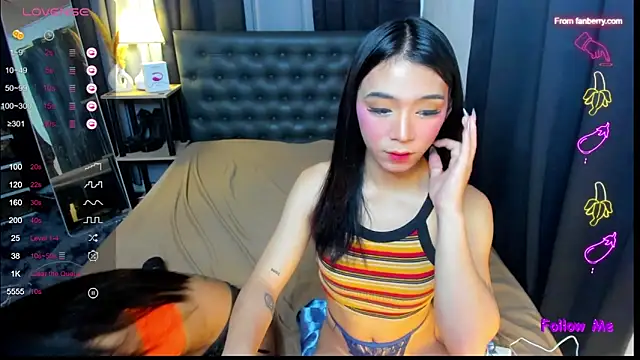 Kyliejennings online show from 11/10/25, 08:24