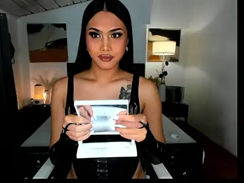 CallaWang online show from 12/03/25, 08:29