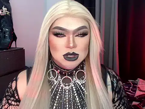 Snapshot of michellevixen922 chatting on 10/28/25, 04:53 michellevixen922 online show from 10/28/25, 04:53