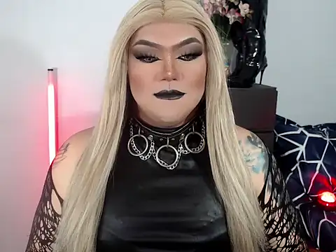 Snapshot of michellevixen922 chatting on 11/06/25, 06:03 michellevixen922 online show from 11/06/25, 06:03