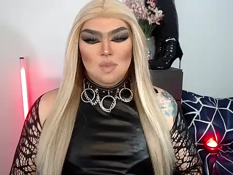 Snapshot of michellevixen922 chatting on 11/12/25, 04:29 michellevixen922 online show from 11/12/25, 04:29