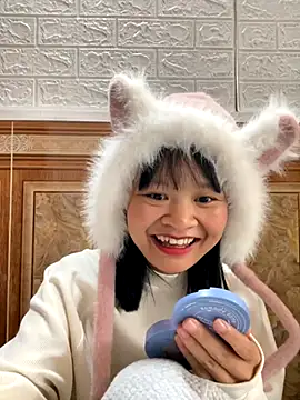 Daisy018 online show from 10/23/25, 02:22