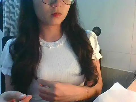 Linzly online show from 10/12/25, 04:39