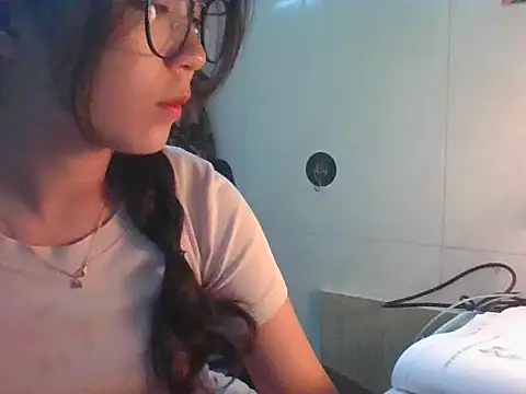 Linzly online show from 10/14/25, 04:41