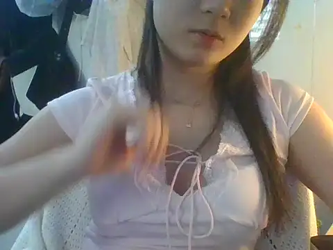 Snapshot of Linzly chatting on 04/07/26, 02:34 Linzly online show from 04/07/26, 02:34