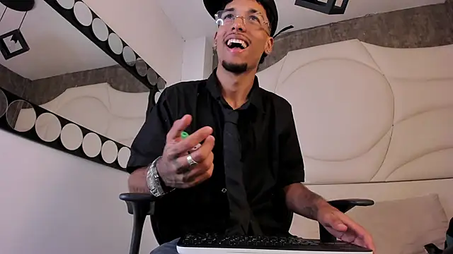 Thiagoferreti online show from 10/02/25, 03:46